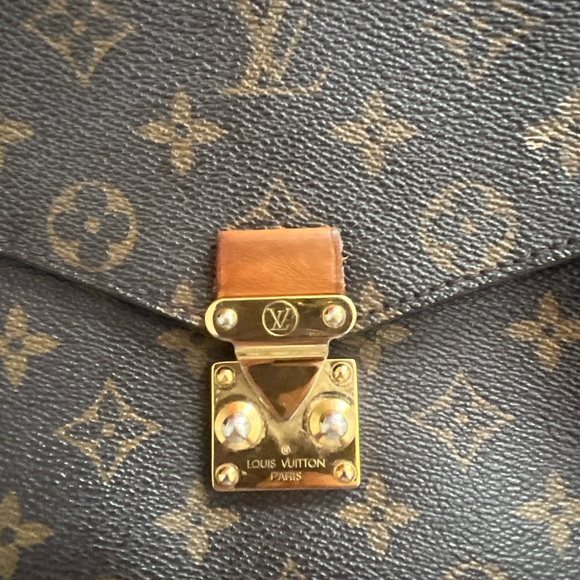 Louis Vuitton Monogram Crossbody Bag with Gold Accents - Picture 2 of 15
